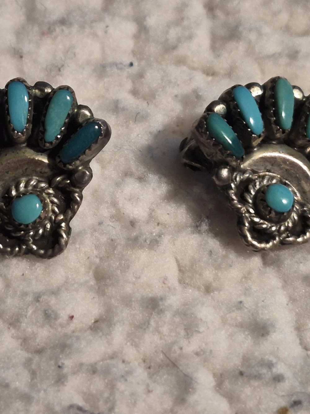 Vintage Bill & Lou Laweka Zuni Sterling Turquoise Earrings - Picture 2 of 6